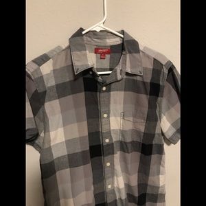 Men’s button up short sleeve shirt